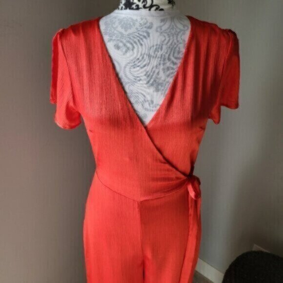 Anthropologie Red Satin Jumpsuit New Size XS - Picture 10 of 16